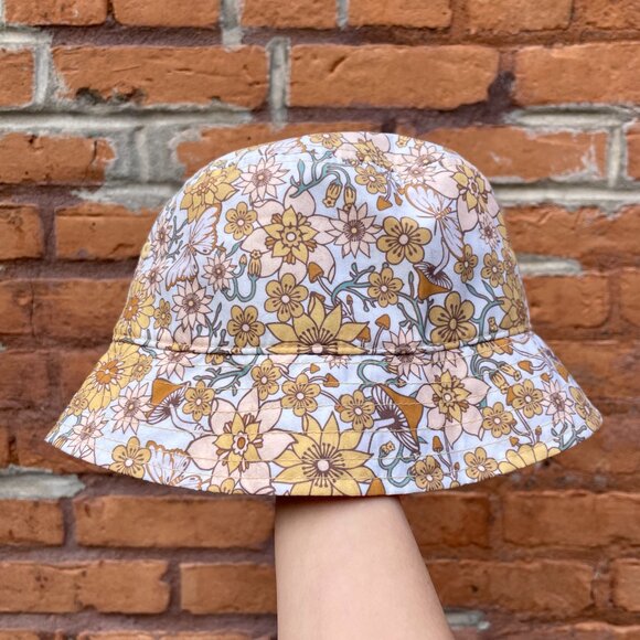 [SOLD on Curtsy] Vans Floral Mushroom 70s Print Bucket Hat Size Small/Medium - Picture 2 of 6
